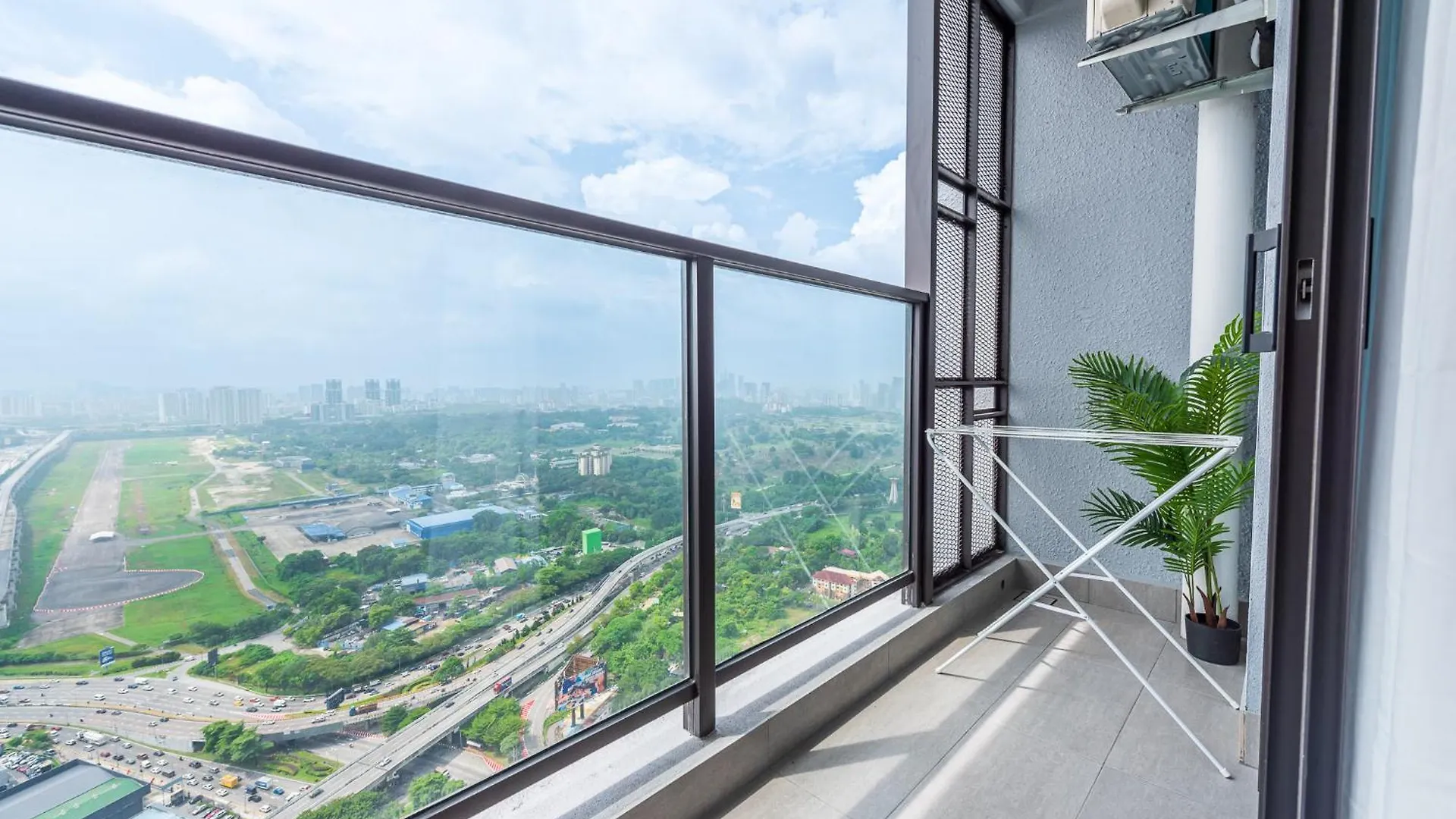 Tallest Concept 2 Theme Suite Klcc Kuala Lumpur Apartman